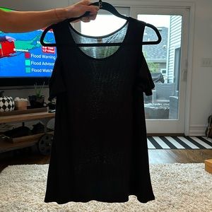 Women’s blouse, cold shoulder